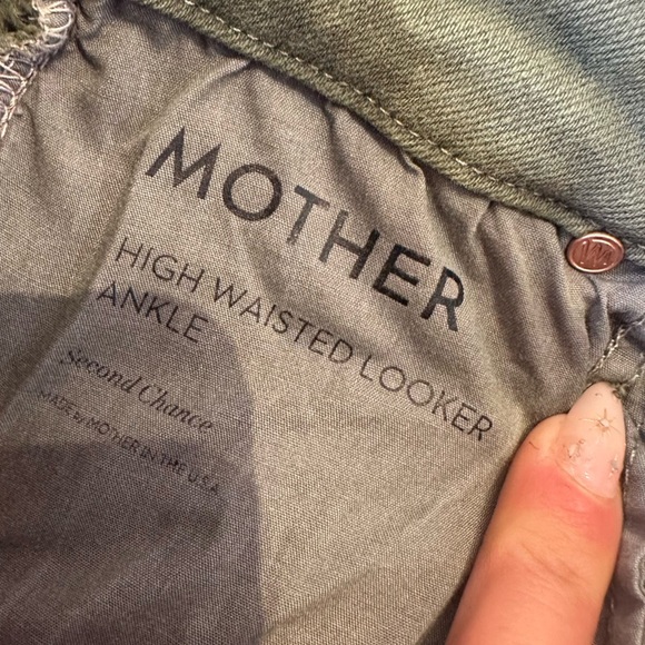 Mother The Looker Ankle Fray Jeans in ‘Second Chance.’ - Picture 12 of 12